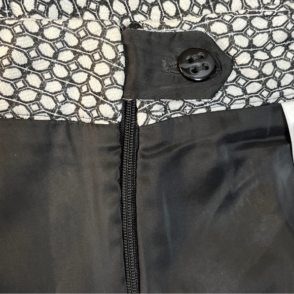 Talbots Chatham style pants, cream & black print, zipper on side, back pockets - Picture 9 of 13